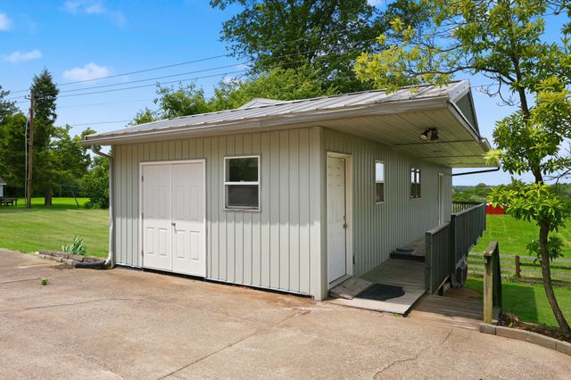 1868 Weisenberger Mill Road, Midway, KY 40347