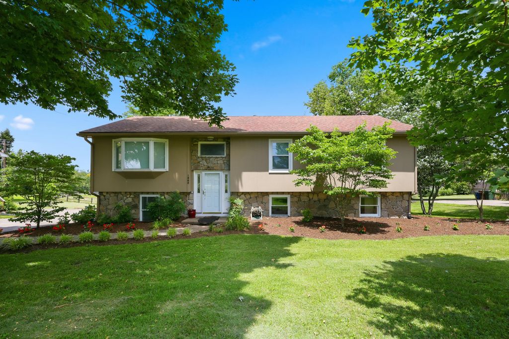 1868 Weisenberger Mill Road, Midway, KY 40347