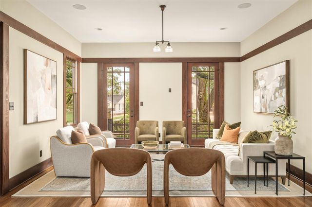 1090 Lamonte Lane, Houston, TX 77018