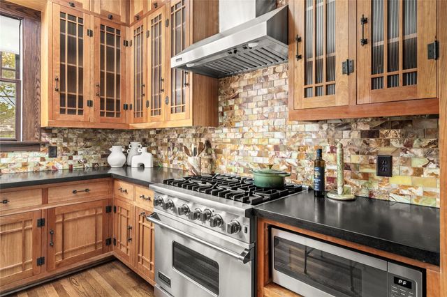 1090 Lamonte Lane, Houston, TX 77018