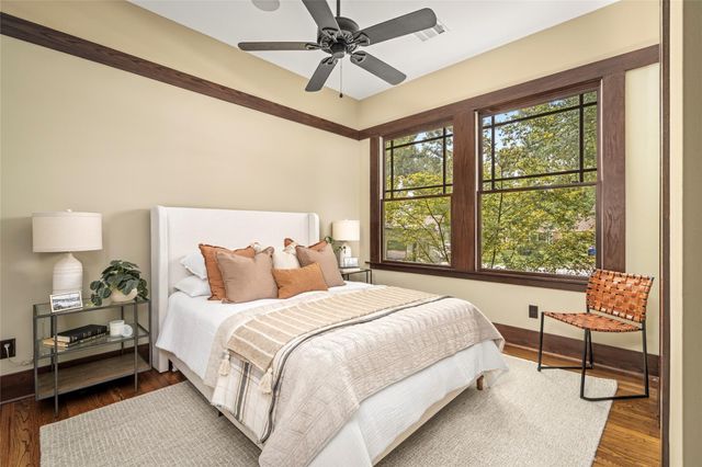 1090 Lamonte Lane, Houston, TX 77018