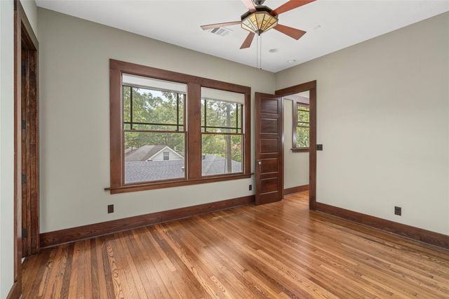 1090 Lamonte Lane, Houston, TX 77018
