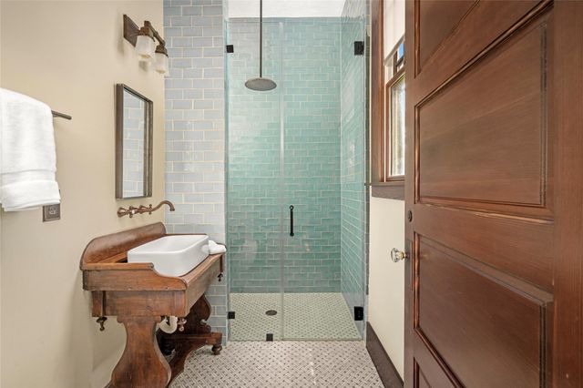 1090 Lamonte Lane, Houston, TX 77018