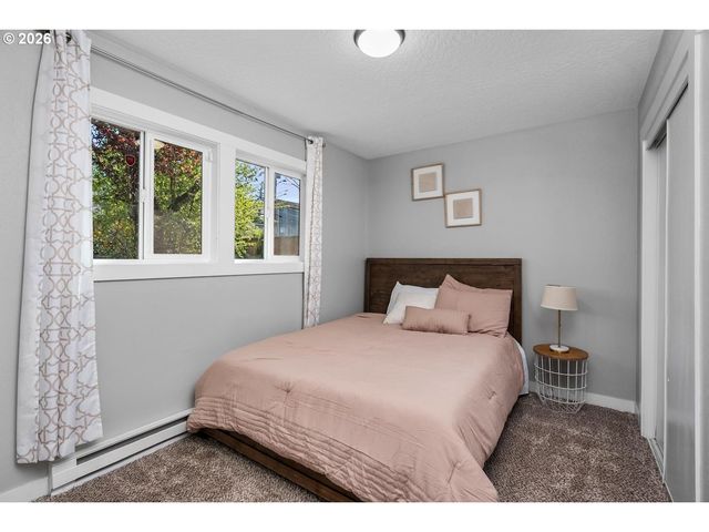 12311 Se RAMONA St, Portland, OR 97236