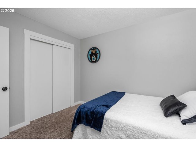 12311 Se RAMONA St, Portland, OR 97236