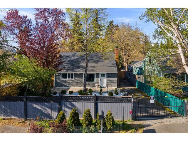 12311 Se RAMONA St, Portland, OR 97236