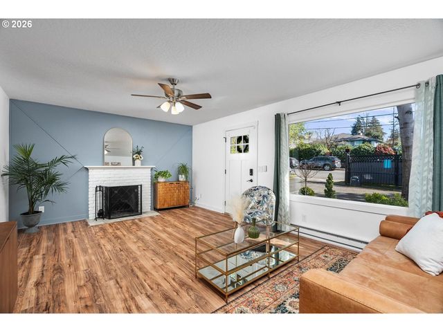 12311 Se RAMONA St, Portland, OR 97236