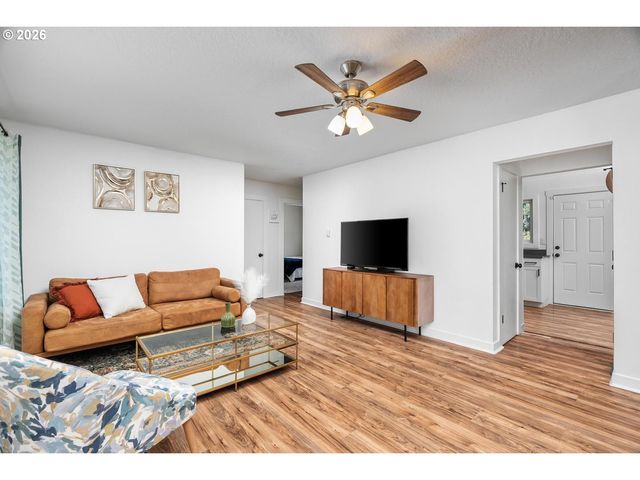 12311 Se RAMONA St, Portland, OR 97236