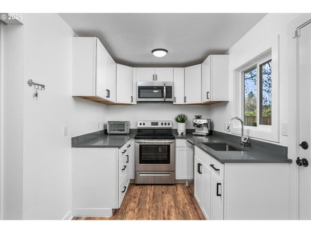 12311 Se RAMONA St, Portland, OR 97236