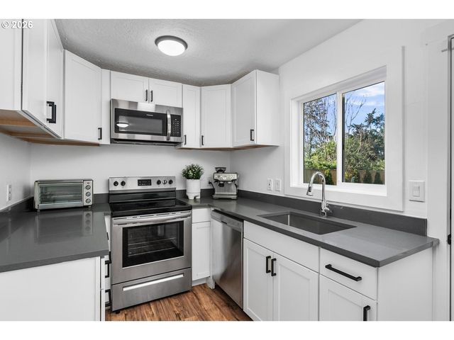 12311 Se RAMONA St, Portland, OR 97236