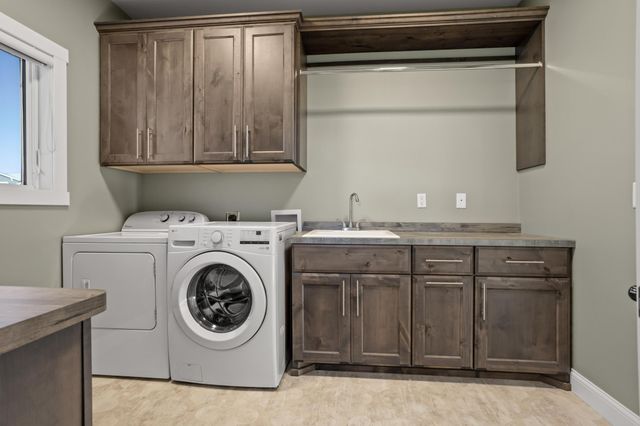 3605 Houkom Drive E, West Fargo, ND 58078