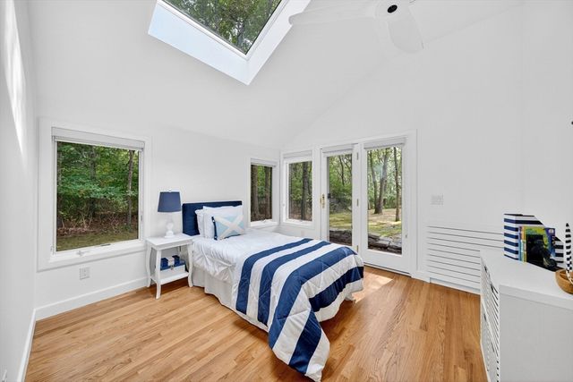 91 Piney Point Rd, Marion, MA 02738