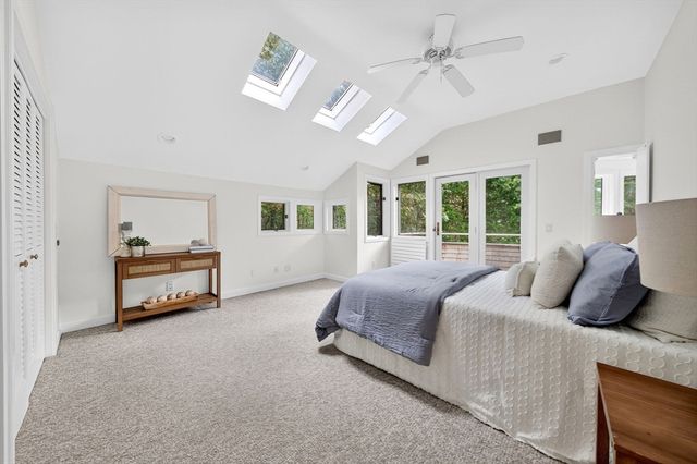 91 Piney Point Rd, Marion, MA 02738