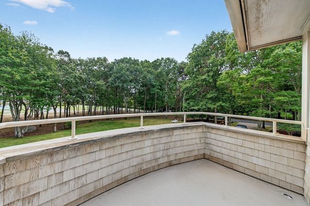 91 Piney Point Rd, Marion, MA 02738