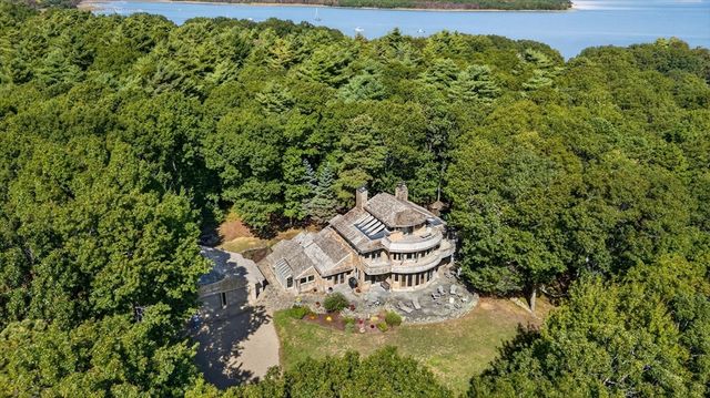 91 Piney Point Rd, Marion, MA 02738