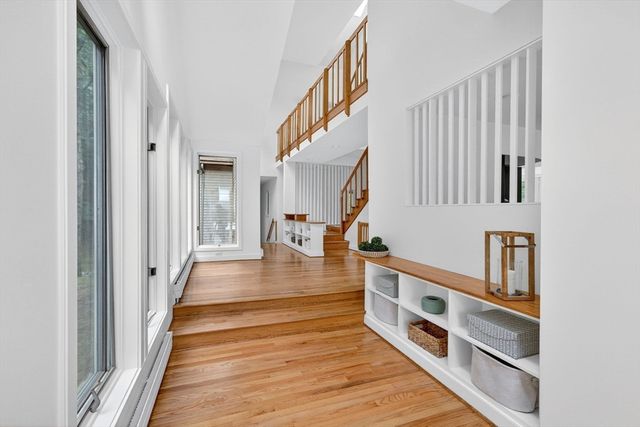 91 Piney Point Rd, Marion, MA 02738