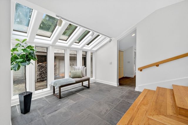 91 Piney Point Rd, Marion, MA 02738