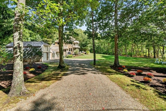 91 Piney Point Rd, Marion, MA 02738