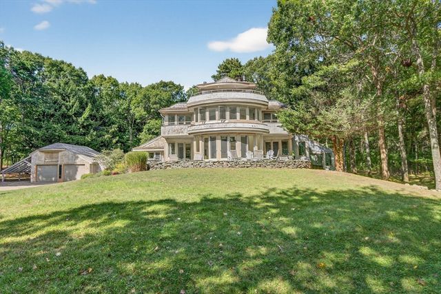 91 Piney Point Rd, Marion, MA 02738