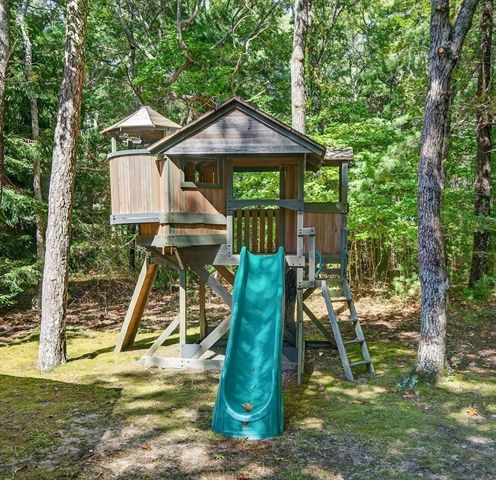 91 Piney Point Rd, Marion, MA 02738