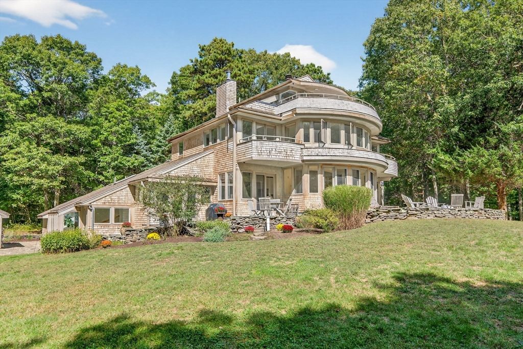 91 Piney Point Rd, Marion, MA 02738