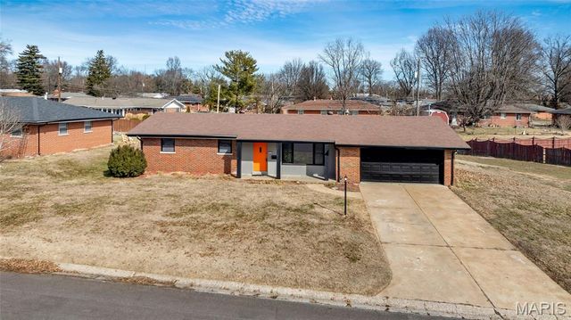 213 Springdale Drive, Belleville, IL 62223