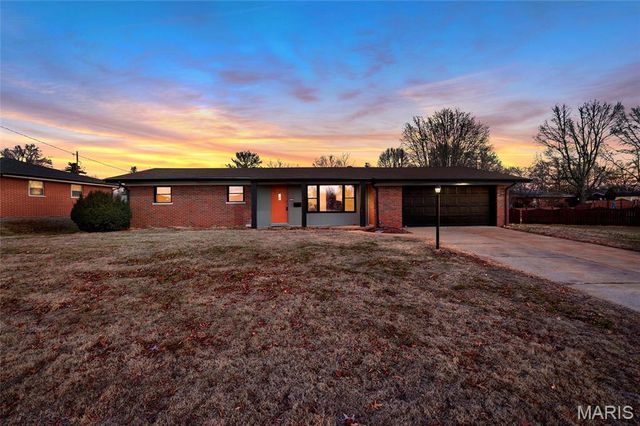 213 Springdale Drive, Belleville, IL 62223