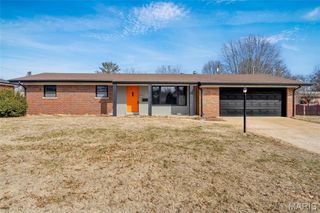 213 Springdale Drive, Belleville, IL 62223
