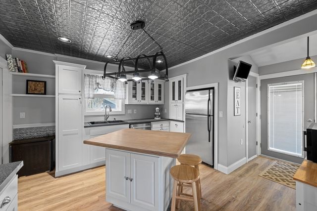 25 Ludlow St, Worcester, MA 01603