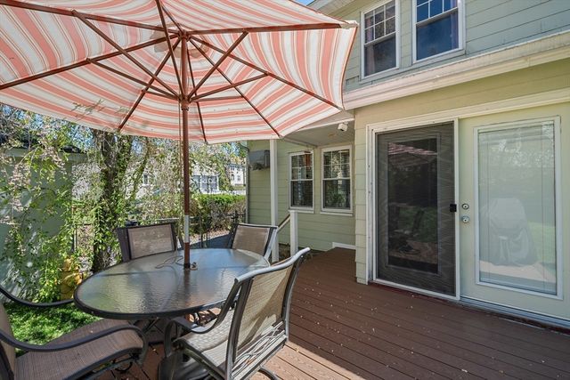 25 Ludlow St, Worcester, MA 01603