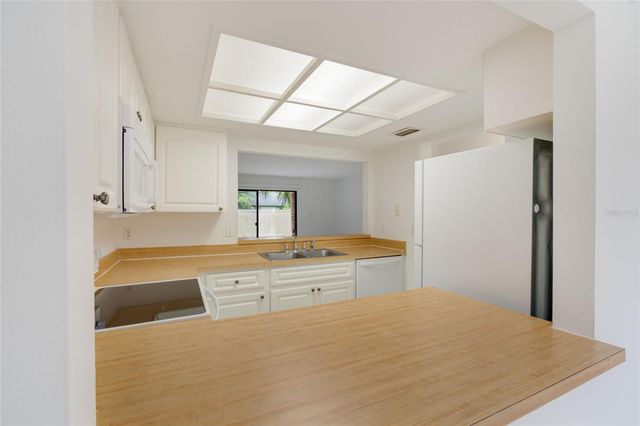 926 SUNRIDGE DRIVE F1, Sarasota, FL 34234