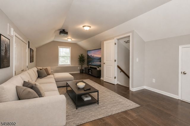 586 Dial Ave, Piscataway Twp., NJ 08854