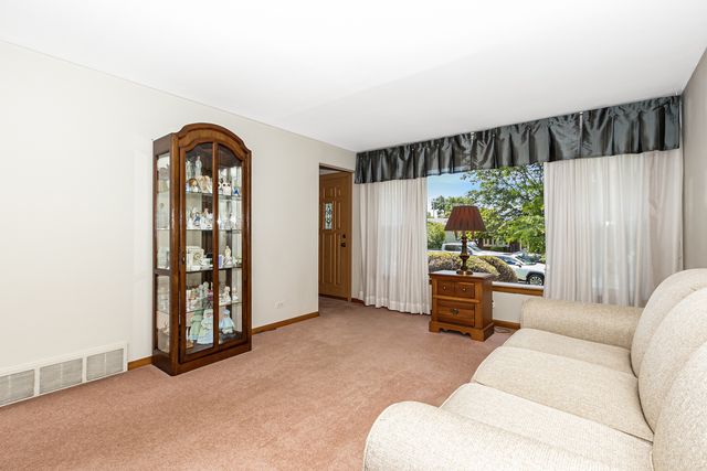 10245 S 52nd Avenue, Oak Lawn, IL 60453