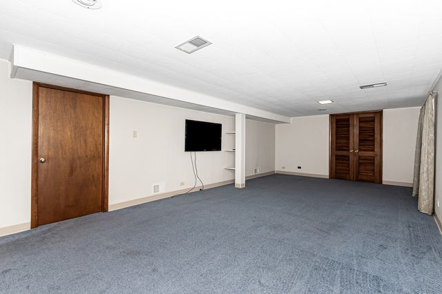 10245 S 52nd Avenue, Oak Lawn, IL 60453