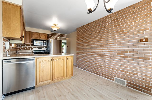 10245 S 52nd Avenue, Oak Lawn, IL 60453
