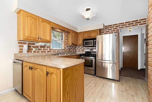10245 S 52nd Avenue, Oak Lawn, IL 60453