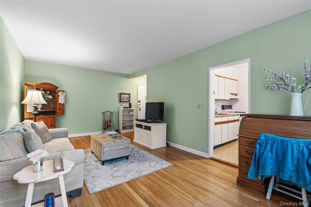2 Overlook Road 1B6, White Plains, NY 10605