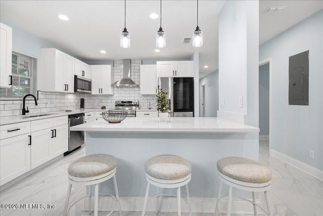 619 S 10TH Street, Fernandina Beach, FL 32034