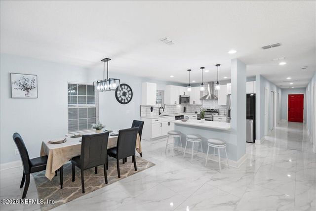 619 S 10TH Street, Fernandina Beach, FL 32034