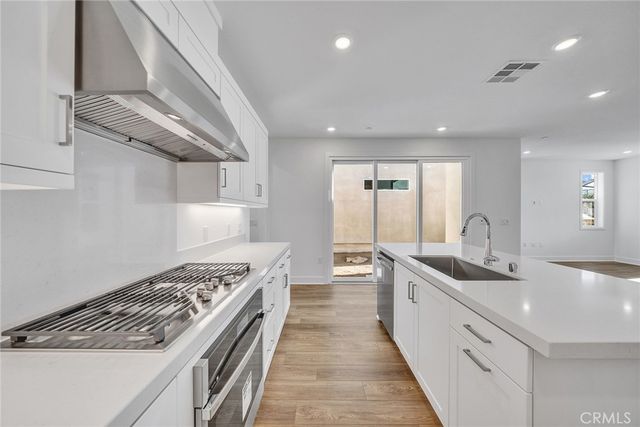 221 Longspur, Irvine, CA 92618