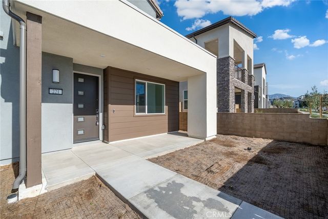 221 Longspur, Irvine, CA 92618