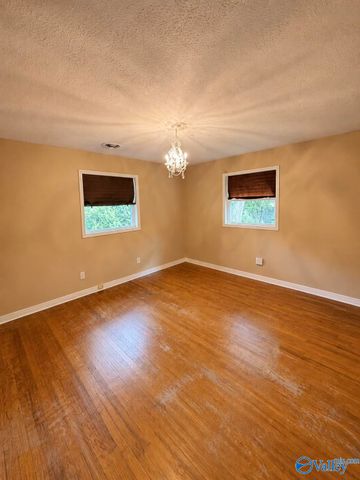 509 Sunset Avenue, Albertville, AL 35950