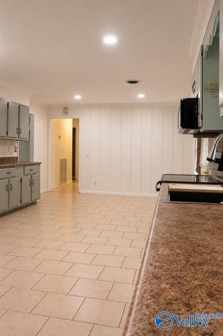 509 Sunset Avenue, Albertville, AL 35950