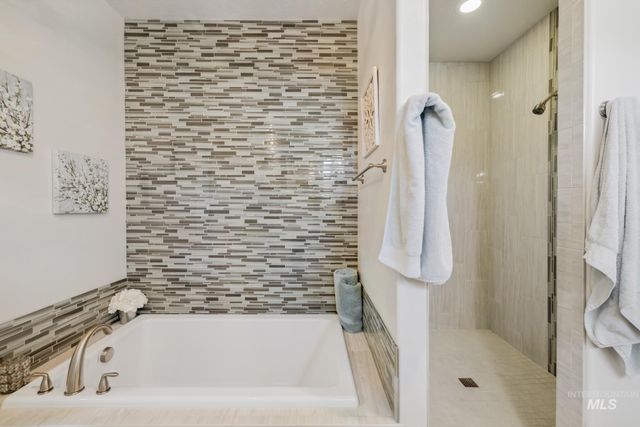 12371 S Abbott Downing Way, Nampa, ID 83686