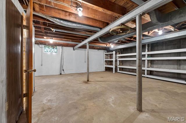 46 Garden Lane, Maryland Heights, MO 63043