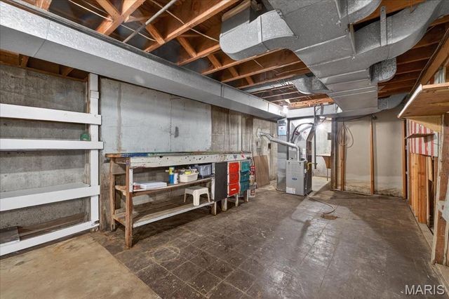 46 Garden Lane, Maryland Heights, MO 63043