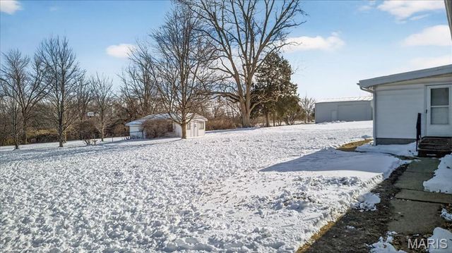 46 Garden Lane, Maryland Heights, MO 63043