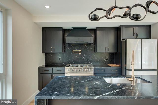 2534 E MADISON ST, Philadelphia, PA 19134