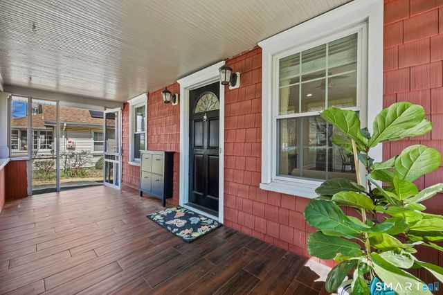 105 Knickerbocker Avenue, Stamford, CT 06907