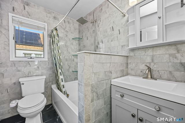 105 Knickerbocker Avenue, Stamford, CT 06907